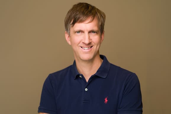 Dr. med. univ. Christian Busch
